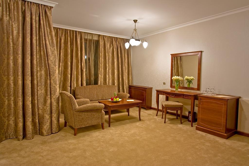 Hotel Berlin Park Vitosha Sofya Oda fotoğraf