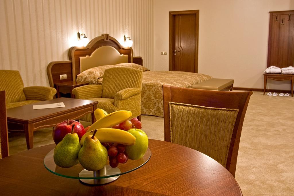 Hotel Berlin Park Vitosha Sofya Oda fotoğraf