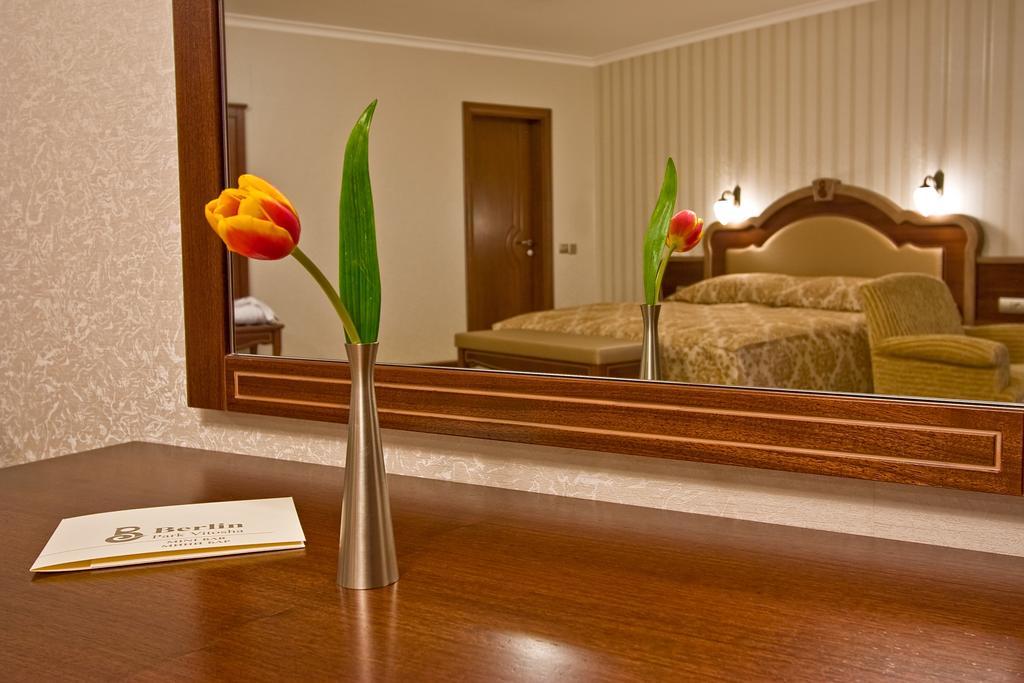 Hotel Berlin Park Vitosha Sofya Oda fotoğraf